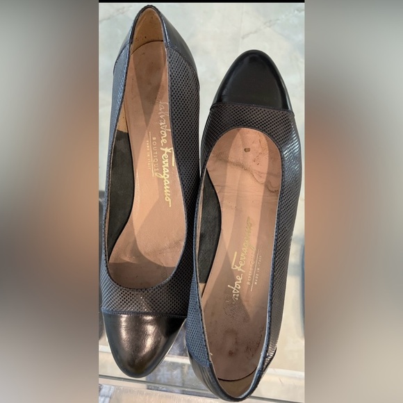 Salvatore Ferragamo slip on pump heels
size 8.5 B leather patent cap toe - Picture 6 of 6